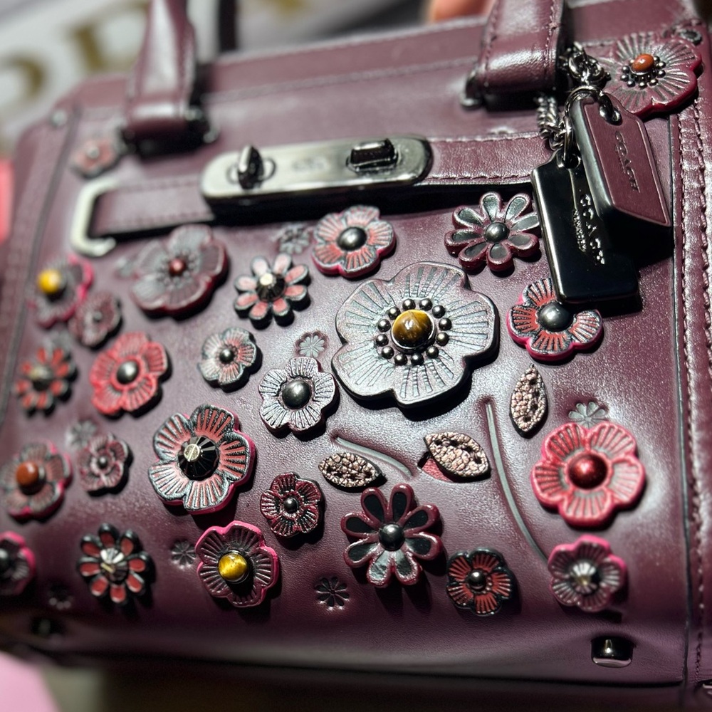 Coach Swagger 21 In Willow Floral NWOT - Picture 9 of 12